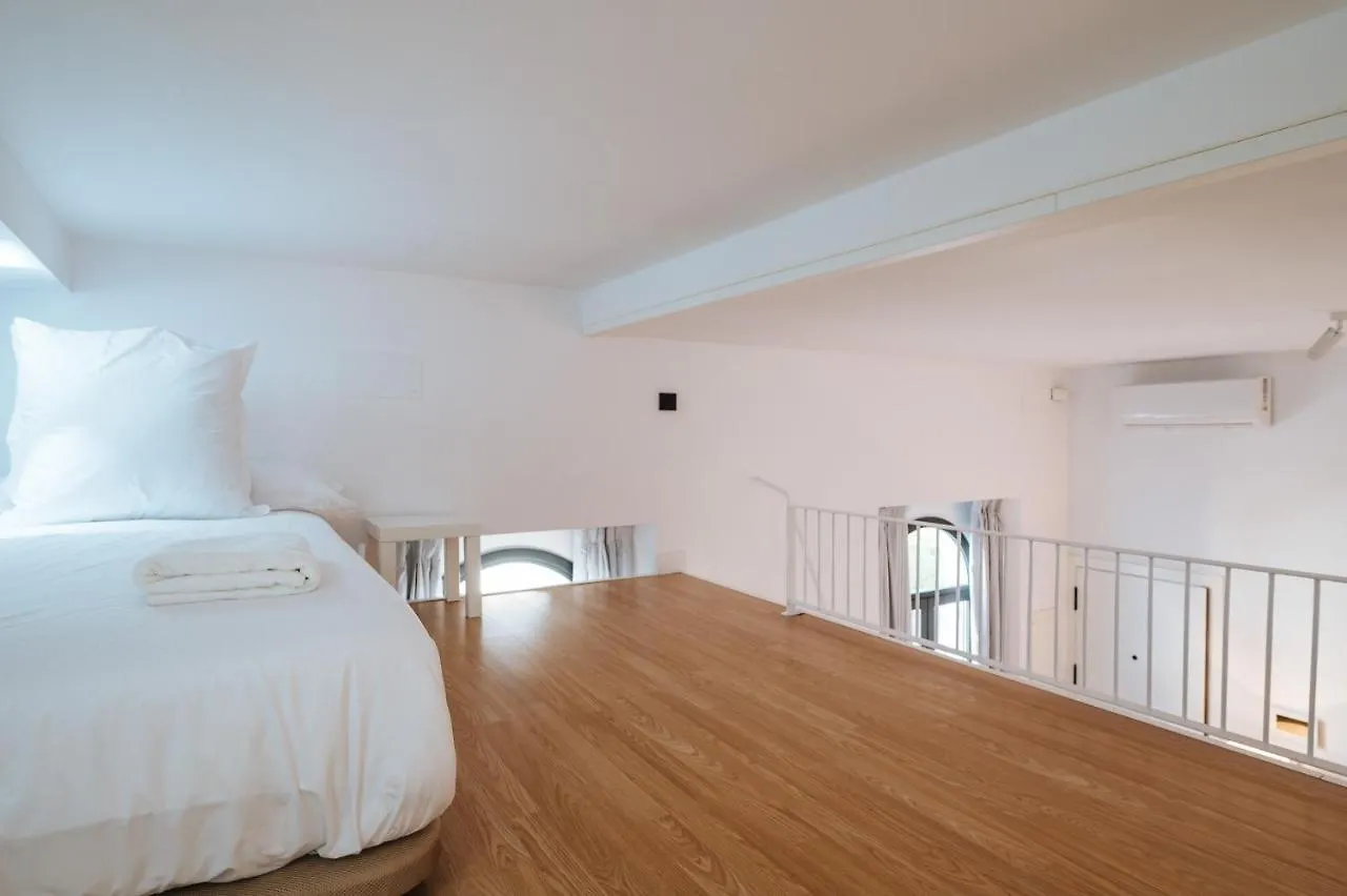 Apartamentos Montevideo 6 Seville 0*,  Spain
