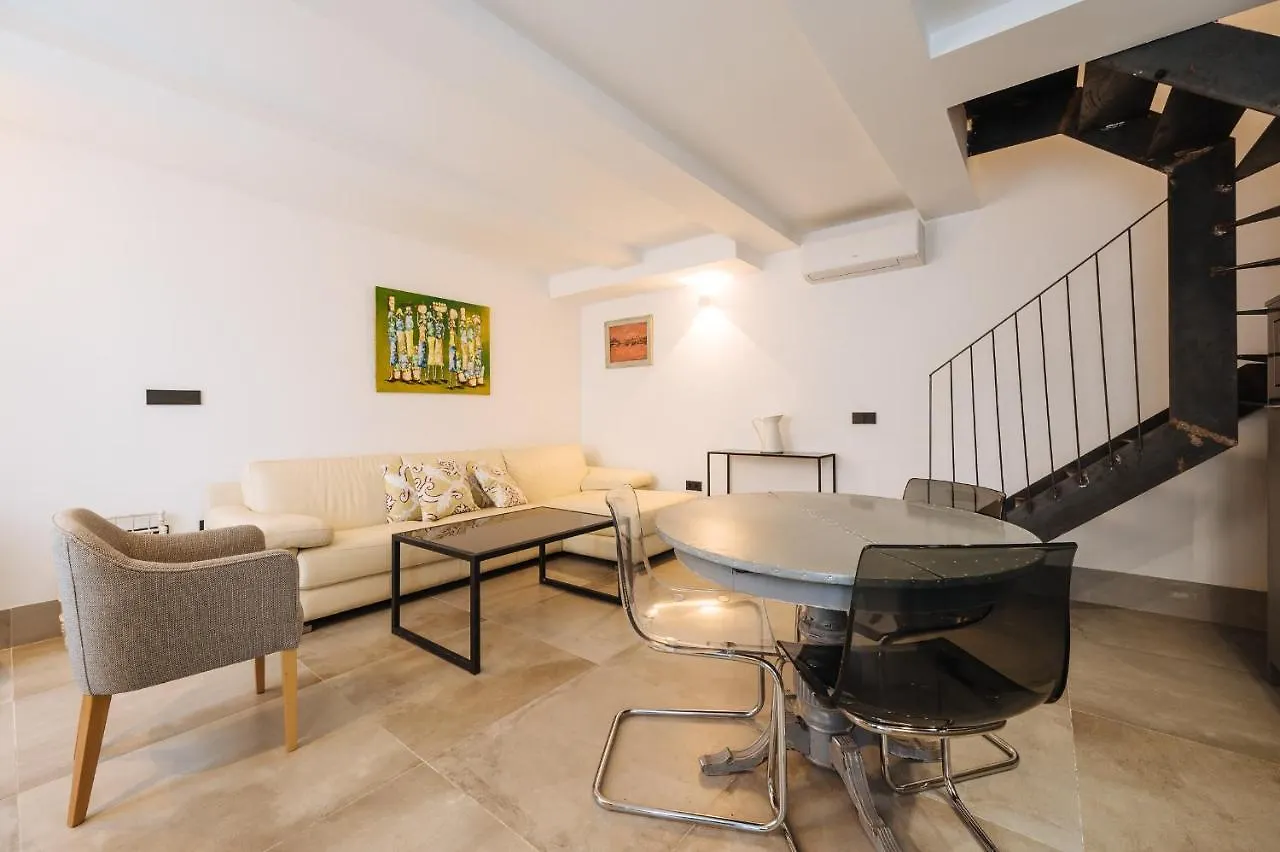Apartamentos Montevideo 6 Seville 0*,